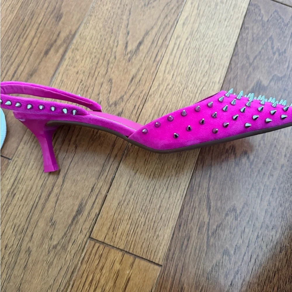 Gianni Bini, the Azurie Suede Studded
Slingback Pumps Size 8 new in box - Picture 6 of 9